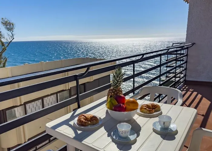 Appartamento Mediterráneo 6 9 Charming Beachfront 1bedroom With Stunning Sea Views